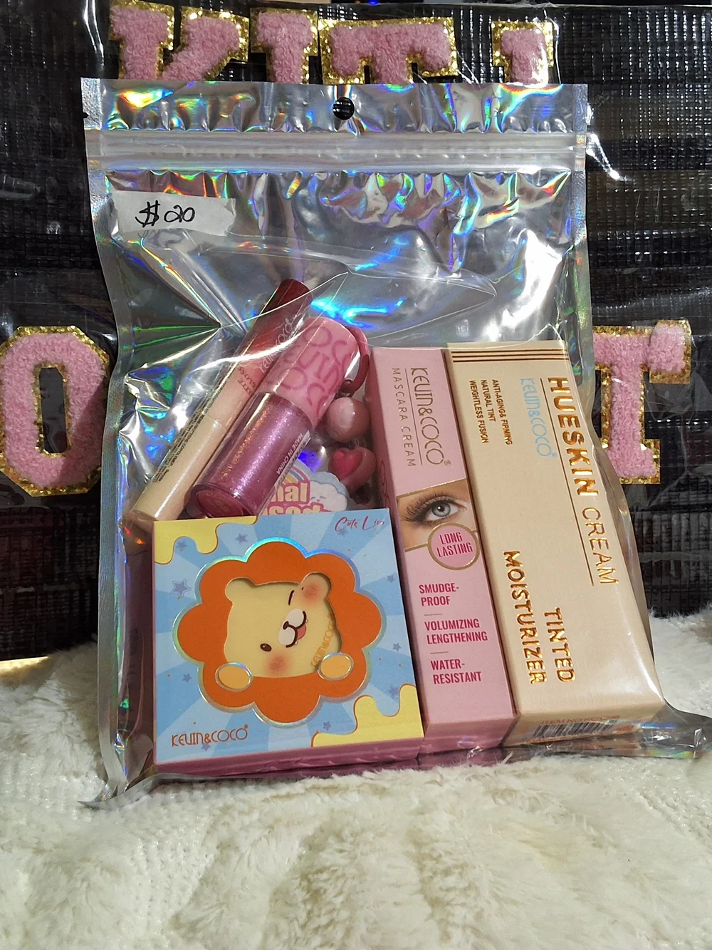 Mixed Women’s Lip Balm & Gloss Bundle — Pink Shades